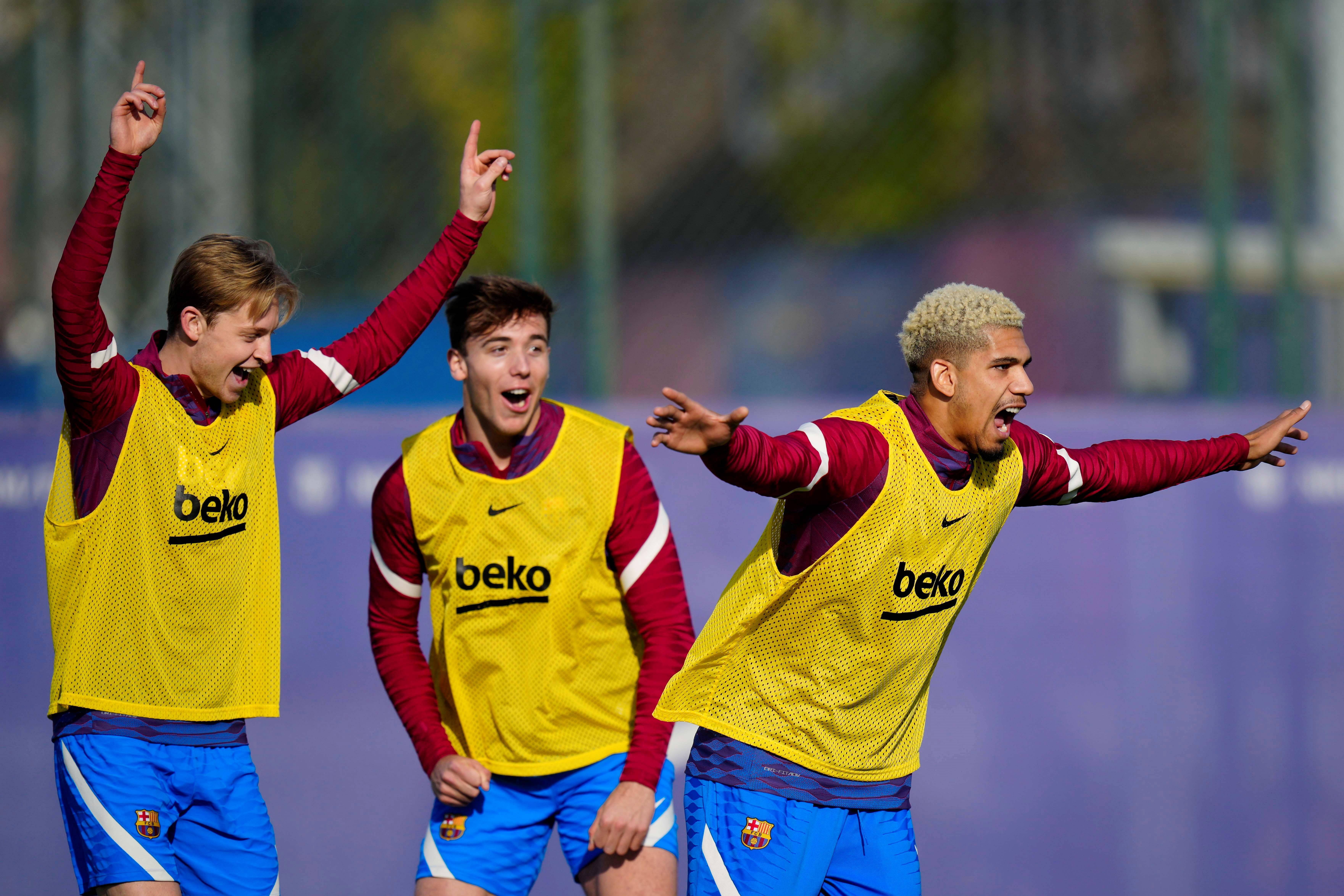 关于足球欧锦赛资格赛小组对手谁与争锋的信息