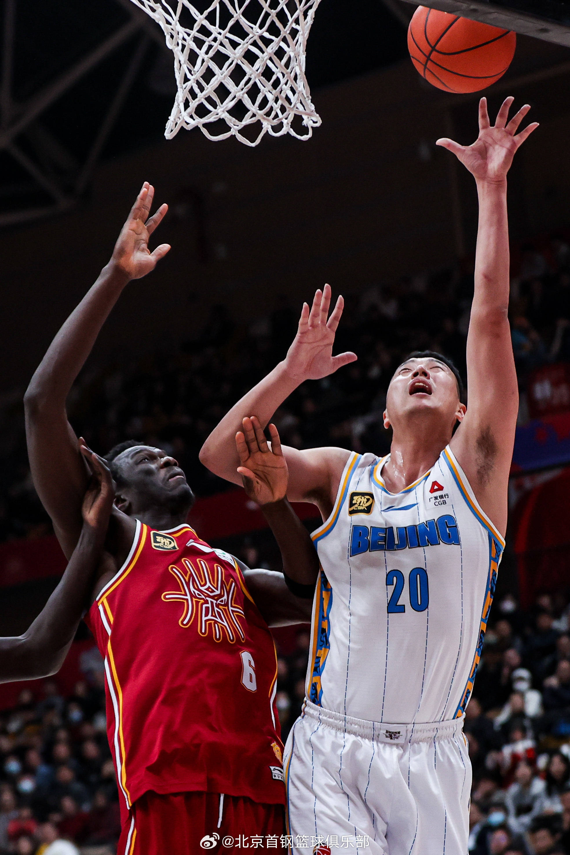 爱游戏官网-一支实力强劲的球队，成为CBA黑马