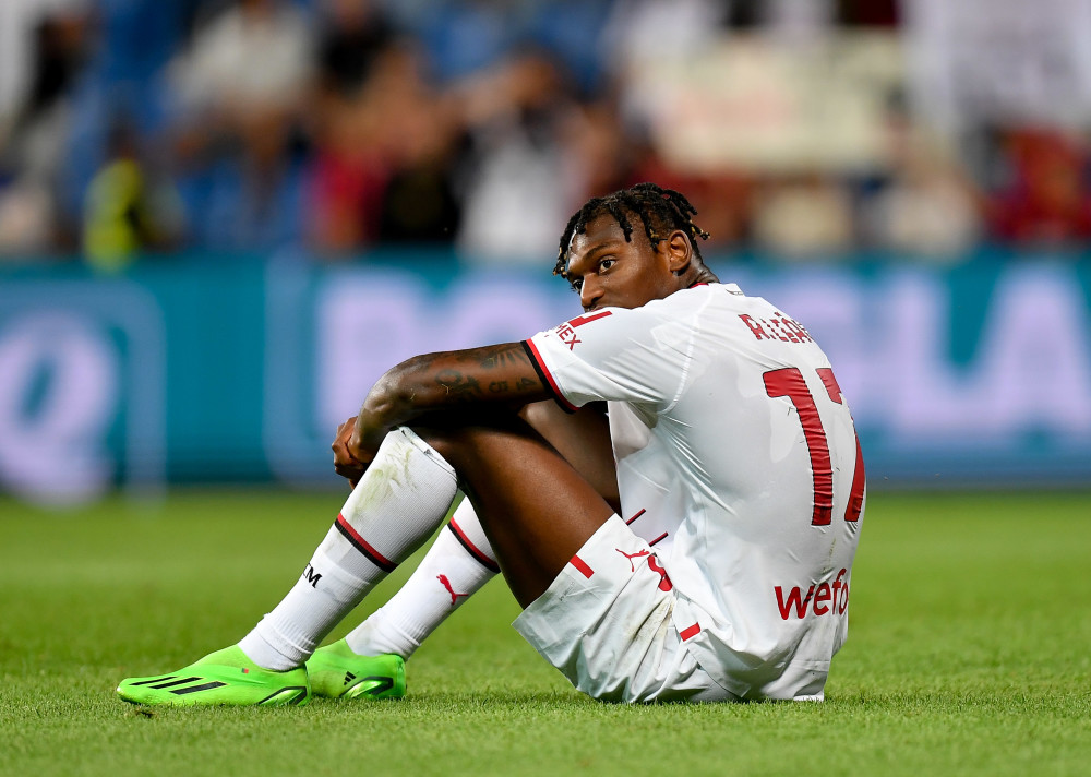 萨索洛球员卖力拼抢,赢得主帅赞许的简单介绍 萨索洛球员卖力拼抢,赢得主帅赞许的简单介绍